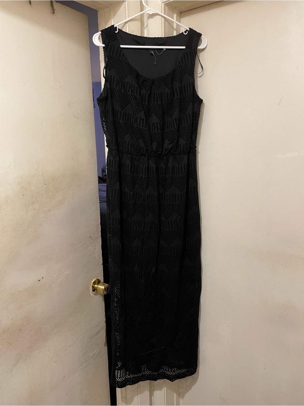 Sleeveless Black Lace Maxi Dress with Scoop Neck Size 16